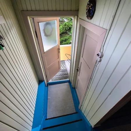 Sjarmerende 50-tallshus Med Utsikt Og Ro 度假居 *