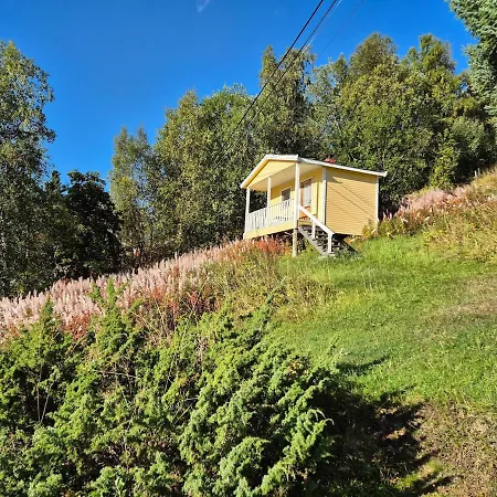 Sjarmerende 50-tallshus Med Utsikt Og Ro