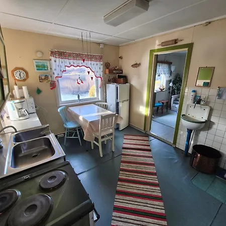 度假居 Sjarmerende 50-tallshus Med Utsikt Og Ro *