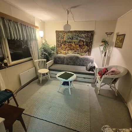 度假居 Sjarmerende 50-tallshus Med Utsikt Og Ro